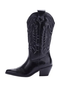 Botas de vaquero de cuero negro con puntera afilada, detalles bordados en el caña y un tacón apilado. Cuenta con una asa en la parte superior.