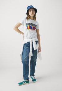 Levi's® Marškinėliai su spaudiniu - bright white