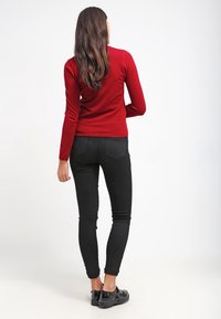 Zalando Essentials Kofta - dark red