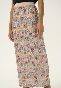 Culture CULTURE  - Fustă maxi - gold blue red sequins