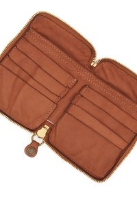 Portafoglio in pelle con zip di colore marrone caldo, dotato di più scomparti per carte e di un interno strutturato. Dettagli in ottone dorato per la chiusura.