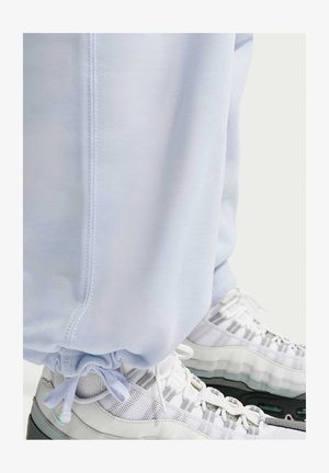 Nike Sportswear, M NL SOLO SWSH BB OH PANT - Pantalones deportivos - football grey football grey white