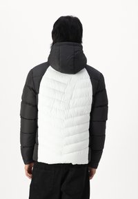 Brave Soul COLTER - Chaqueta de invierno - black/ white