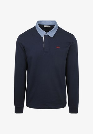 Marineblaues Langarm-Poloshirt mit einem Chambray-Kragen, versehen mit einem kleinen roten Logo auf der Brust und gerippten Bündchen. Weicher Stoff.