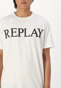 Replay Potiskana majica - natural white