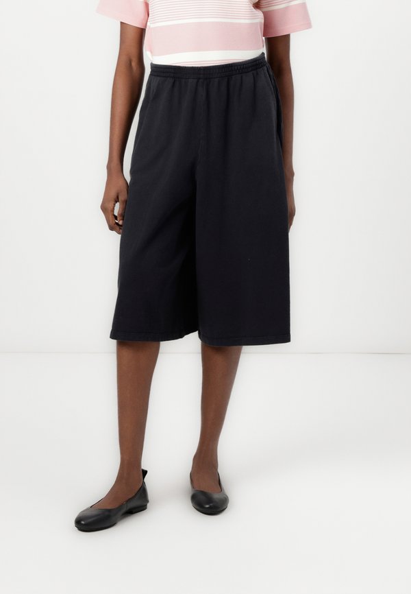 AFOMA - Tracksuit bottoms - vintage darkness