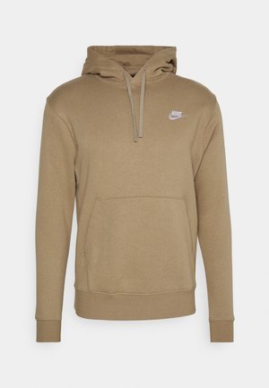 Beżowa bluza Nike z kapturem, kieszenią z przodu, regulowanym sznurkiem kaptura i małym białym logo Nike na lewej piersi.