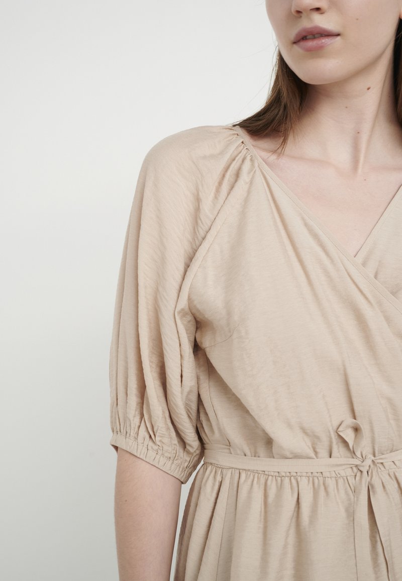 Damen Freizeitkleider | InWear BALENSKAIW Freizeitkleid sandstone/beige - AJ82161 Damen Freizeitkleider | InWear BALENSKAIW Freizeitkleid sandstone/beige - AJ82161
