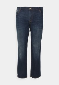 Jeans de mezclilla azul oscuro con corte recto, que cuentan con cinco bolsillos, cierre de botón y detalles sutiles de desgaste a lo largo de las piernas.