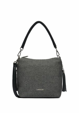 Bolso gris texturizado con correas negras desmontables para el hombro y la mano, herrajes plateados y un detalle de borla en el lateral.