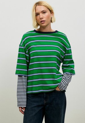 Next, RELAXED FIT LAYERED LONG SLEEVE T-SHIRT - Langarmshirt - green stripe