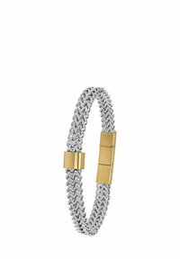Pulsera de cadena tejida de plata con un cierre de oro y un acento rectangular de oro sobre un fondo blanco.