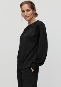 STOCKH LM HILDA PRINTED - Bluse - black