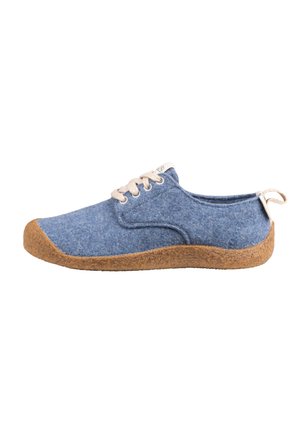 MOSEY DERBY - Chaussures de course - blue felt birch