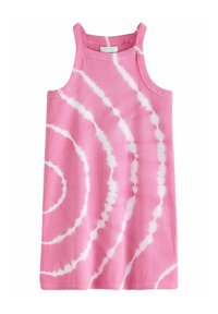 Różowa, prążkowana sukienka na ramiączkach z spiralnym wzorem tie-dye w kolorze białym. Bezrękawnik z okrągłym dekoltem i prostym dołem.