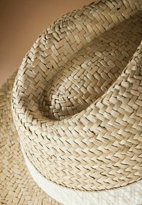 Next Hat - natural