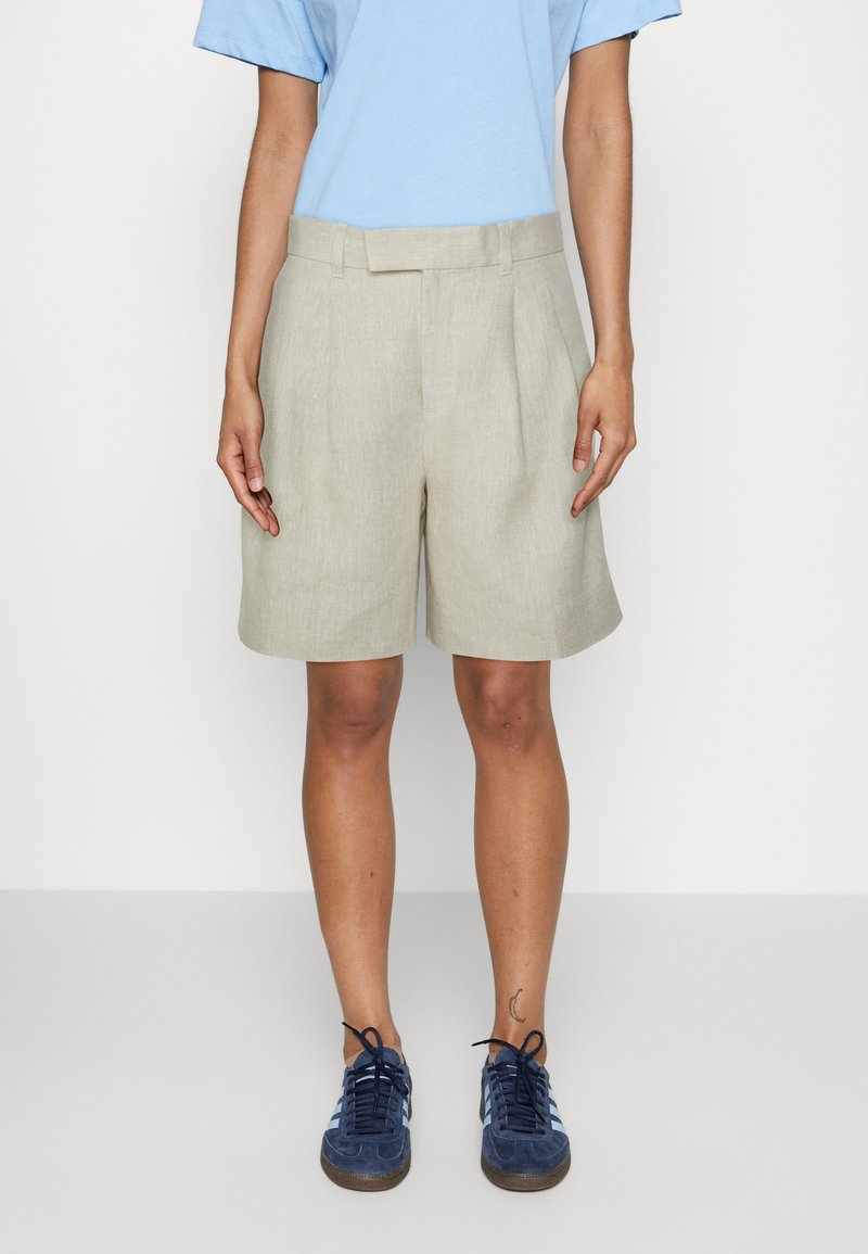 Banana Republic POLISHED BERMUDA Shorts offwhite Zalando.ie