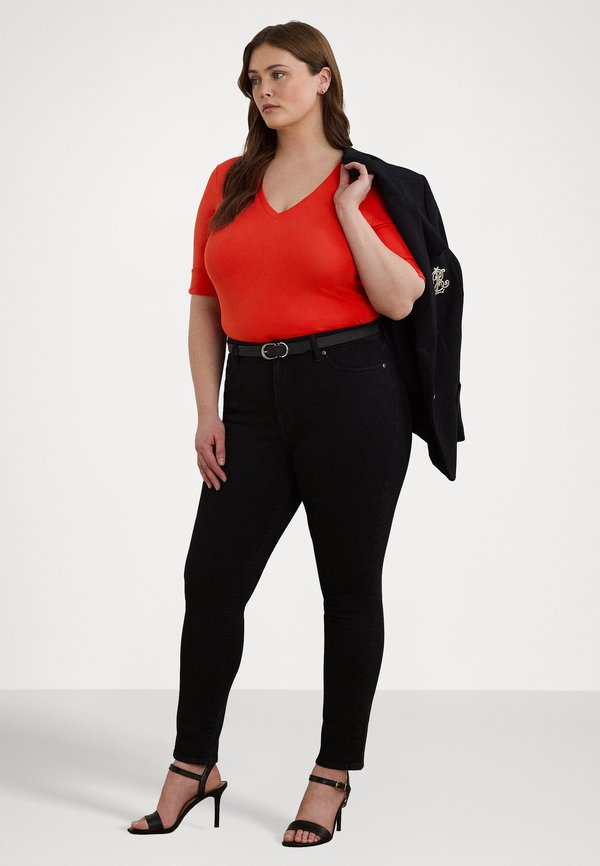 STRETCH COTTON ELBOW-SLEEVE V-NECK TEE - Basic T-shirt - bright vermilion4