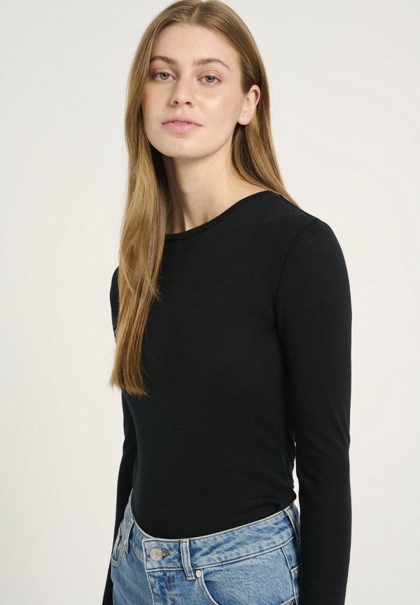 NINIA ROUNDNECK - Jumper