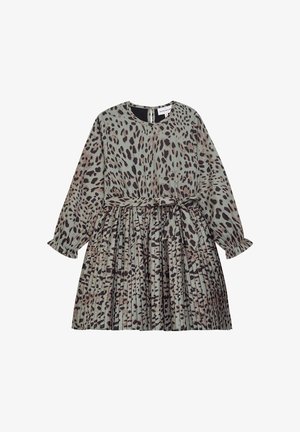 Leopardenmuster-Kleid mit langen Ärmeln, elastischen Bündchen, plissiertem Rock und einem Stoffgürtel. Die Farbpalette umfasst gedämpftes Grün, Schwarz und Braun.