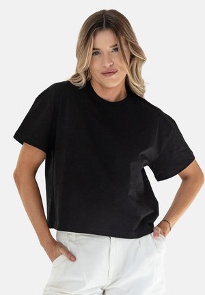 - T-shirt z nadrukiem