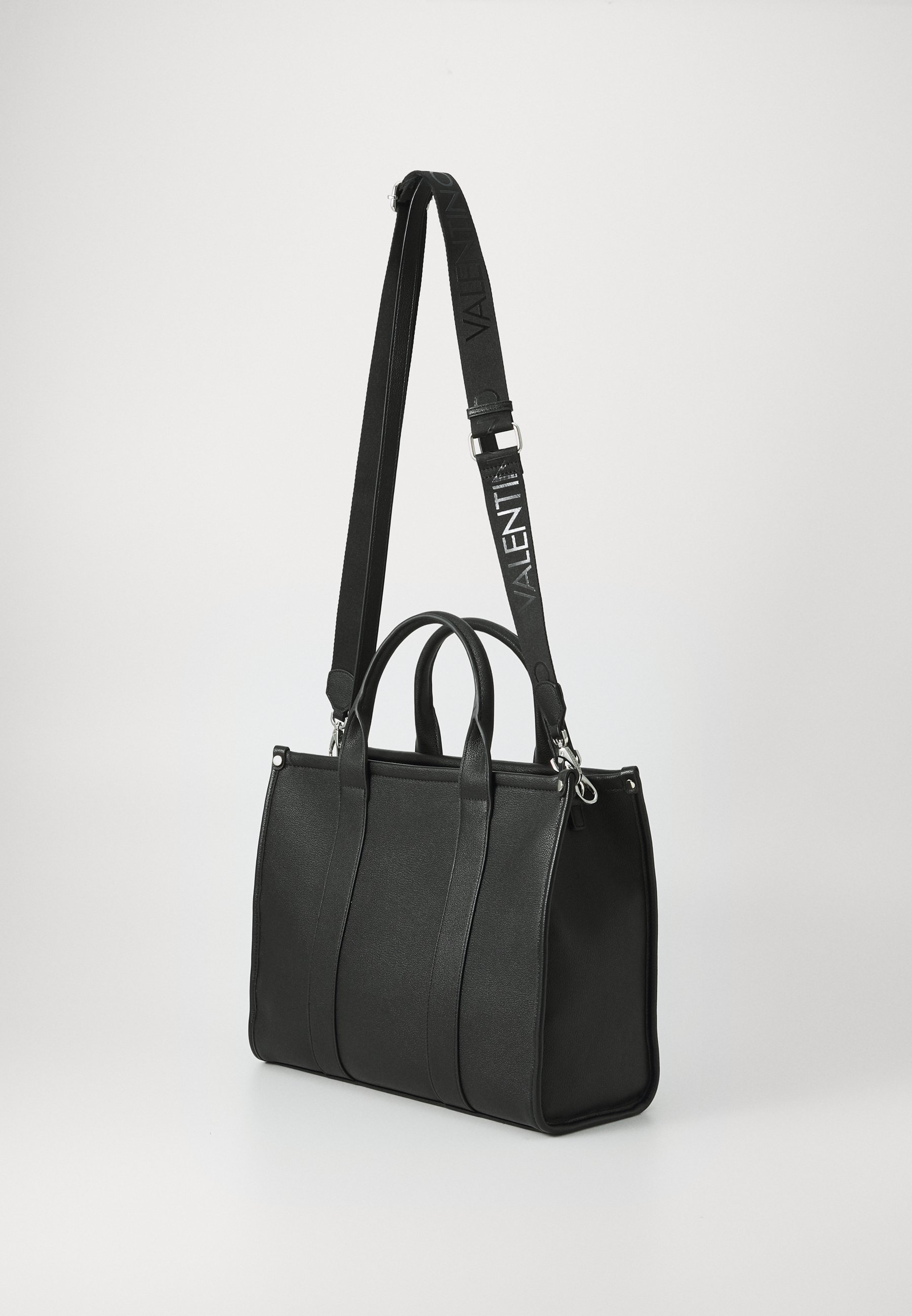 新作【VALENTINO BAGS】SYRIA ロゴ 2WAY ハンドバッグ Valentino Bags SYRIA - Tote bag - nero/black - Zalando