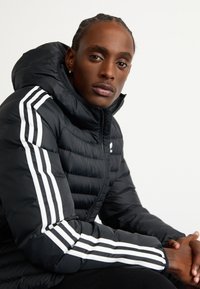 adidas Originals PAD HOODED  - Ziemas jaka - black/white