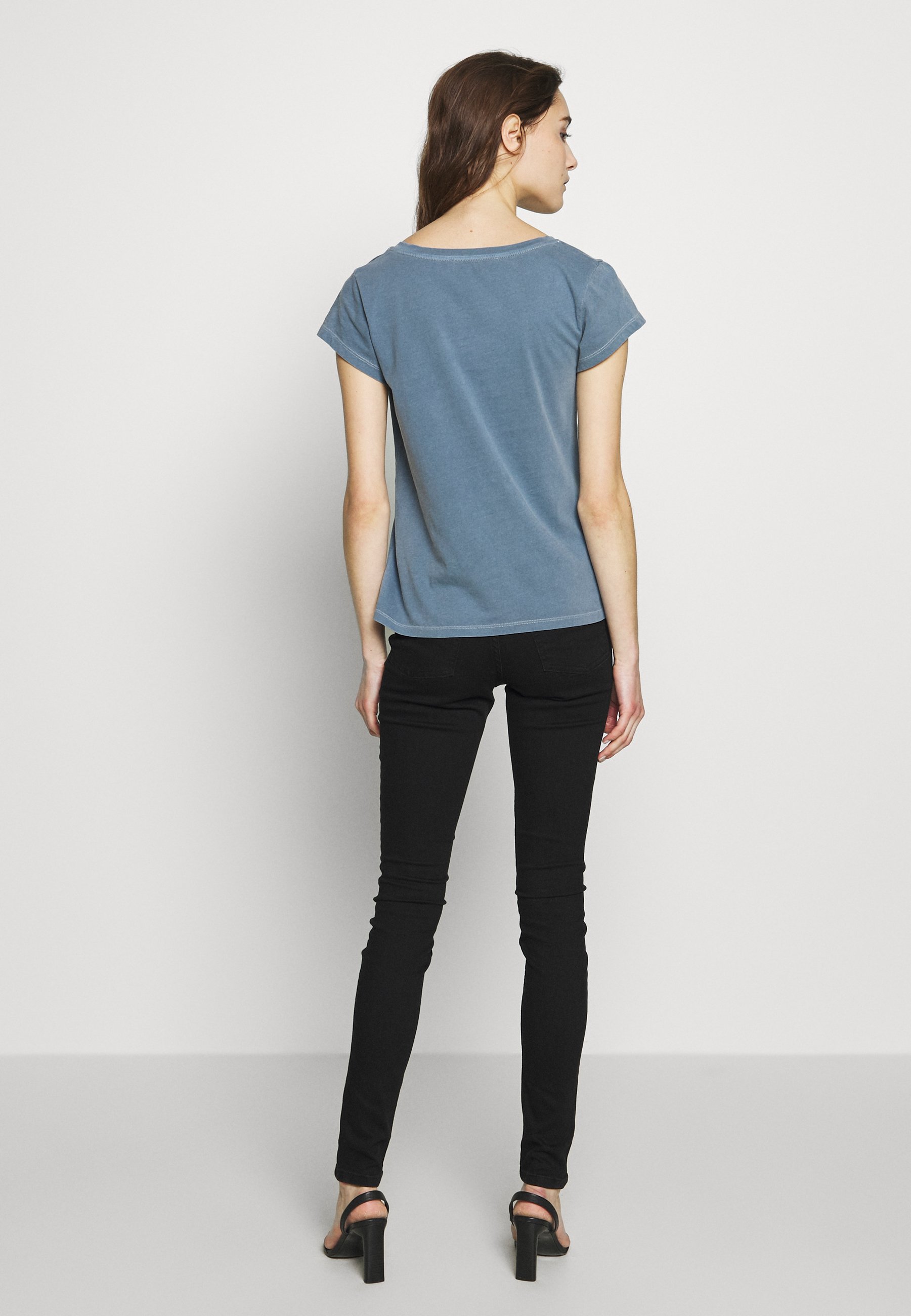 Damen LISS - T-Shirt basic Damen LISS - T-Shirt basic
