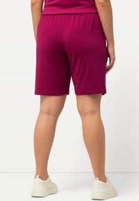 Ulla Popken BERMUDA  - Shorts - magnolia red