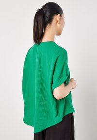 Apricot VNECK  - Bluse - green