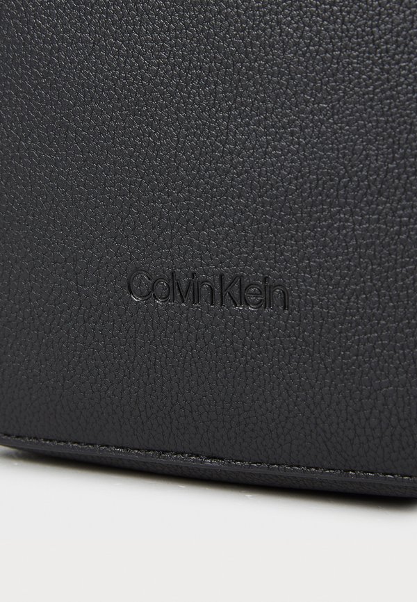 MICRO PEBBLE CROSSBODY S - Cross body bag4