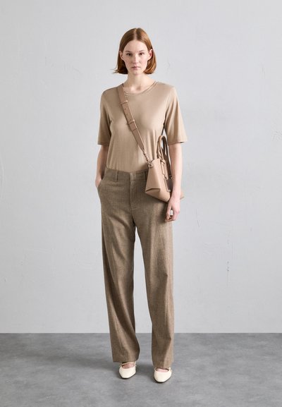 Emporio Armani ICON BUGATTI SIZE SET - Handtasche - visone