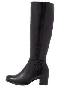 Botas altas de cuero negro con un diseño elegante. Cuentan con un detalle de correa anudada alrededor del tobillo y un tacón bloque moderado.
