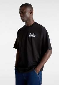 Vans GLOBAL LINE - Camiseta estampada - black