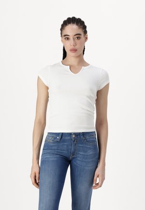 American Eagle NOTCH  - Lihtne T-särk - white