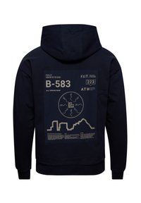Granatowa hoodie z dużym nadrukiem na plecach, z beżowym napisem, elementami projektu gór i panoramą miasta. Miękka faktura materiału.