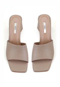 Desa Mules à talons - mink