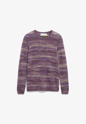 Lange mouwen trui met ronde hals in gemengde paarse, bruine en beige horizontale strepen, plat weergegeven op een witte achtergrond.
