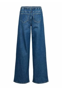 Szerokie dżinsy w kolorze ciemnoniebieskim, z elastycznym pasem i dwiema tylnymi kieszeniami. Wykonane z fakturowanej tkaniny dżinsowej.