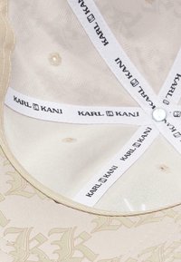 Karl Kani SMALL SIGNATURE OLD ENGLISH - Cap - offwhite