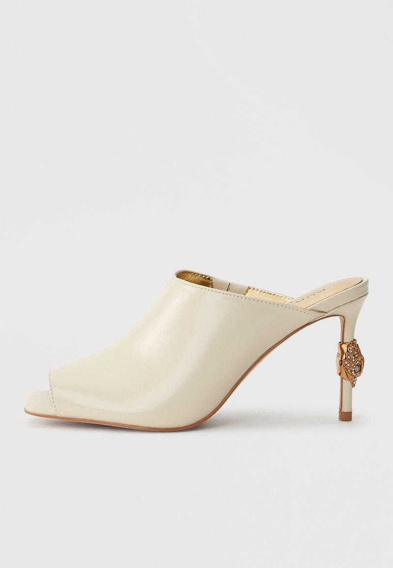 Zapatos altos