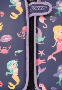 Thumbnail Image 3