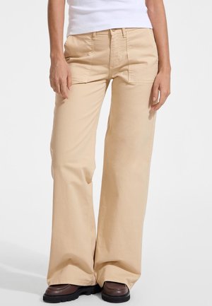 Guess Jeans WIDE  - Široke nogavice - beige