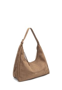 Borsa a spalla in suede marrone con un design morbidamente cadente, tracolla larga e scomparto con zip. Presenta un sottile accento del logo sul davanti.