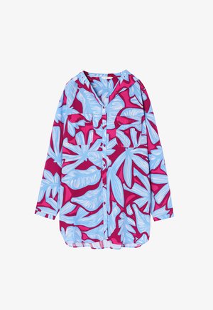 Langsleeve shirt, levendige roze achtergrond met grote blauwe bladpatronen, twee borstzakken, knopen aan de voorkant, losse pasvorm, gladde stof.