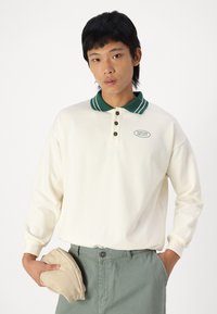 Thumbnail Image 5