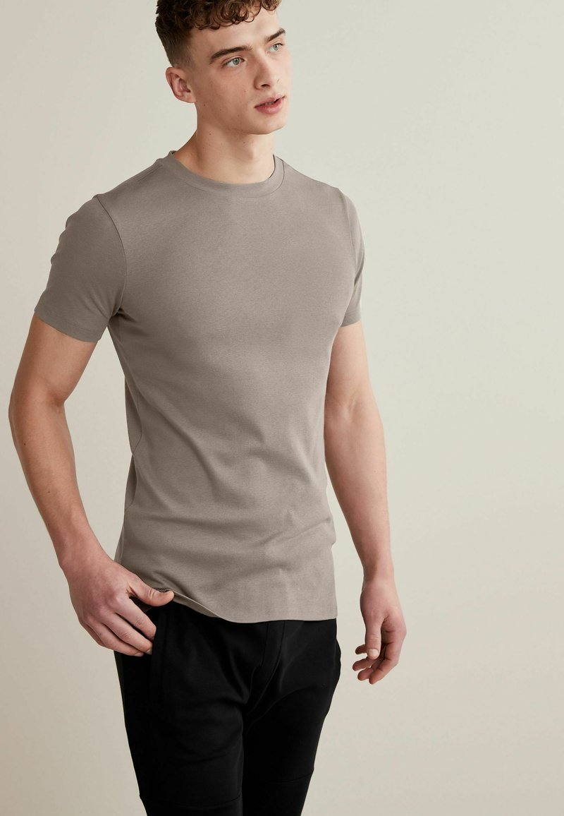 Next ESSENTIAL CREW NECK MUSCLE FIT TSHIRT TShirt basic grey/grau