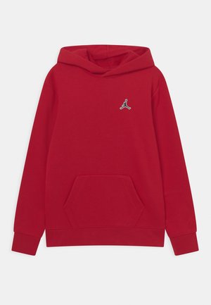 Rotes Kapuzen-Sweatshirt mit einer vorderen Kängurutasche und einem kleinen schwarz-weißen Jumpman-Logo auf der linken Brust.