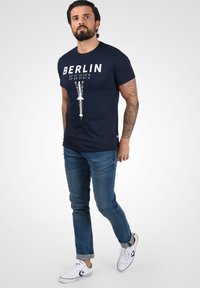 Solid SDCIMO - T-shirts print - insignia blue