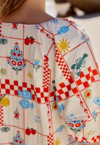 Next REGULAR FIT - VOLUME HALF SLEEVE - Bluse - ecru tablecloth print